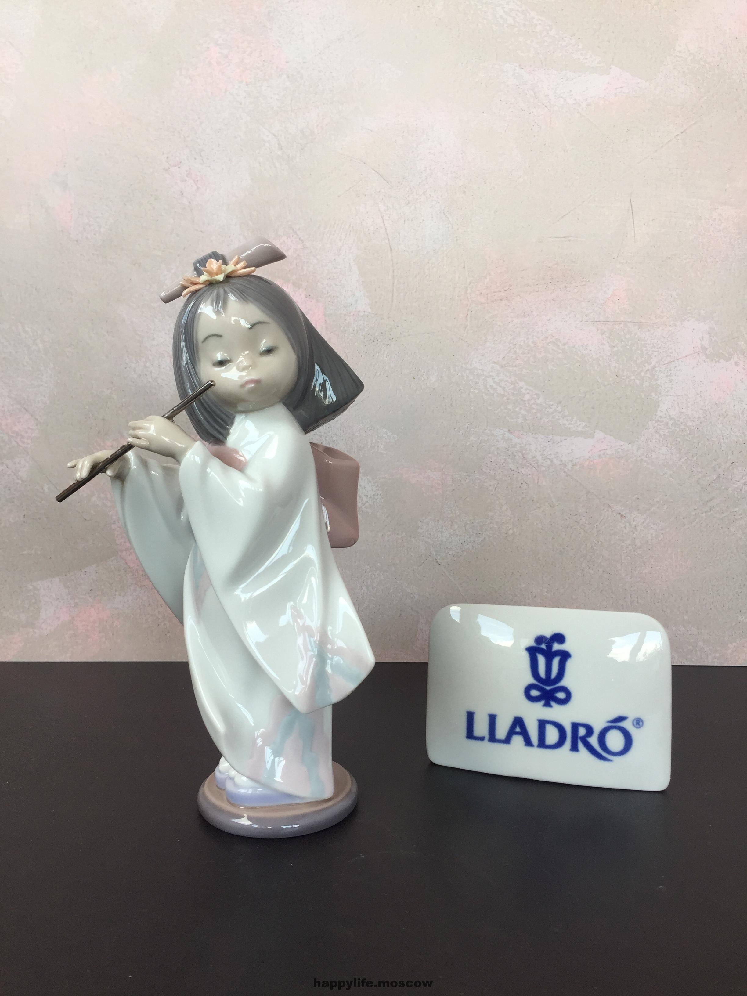 Lladro 6150 Игра на флейте (Нет в наличии) — Фарфоровое настроение