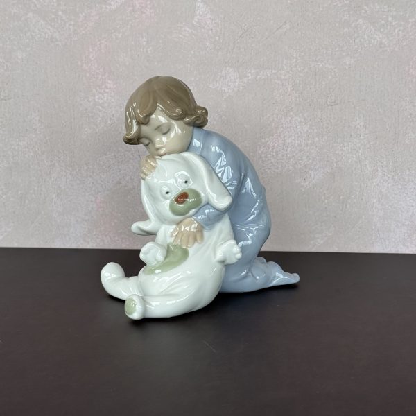 NAO by Lladro 1408 Поцелуй на ночь