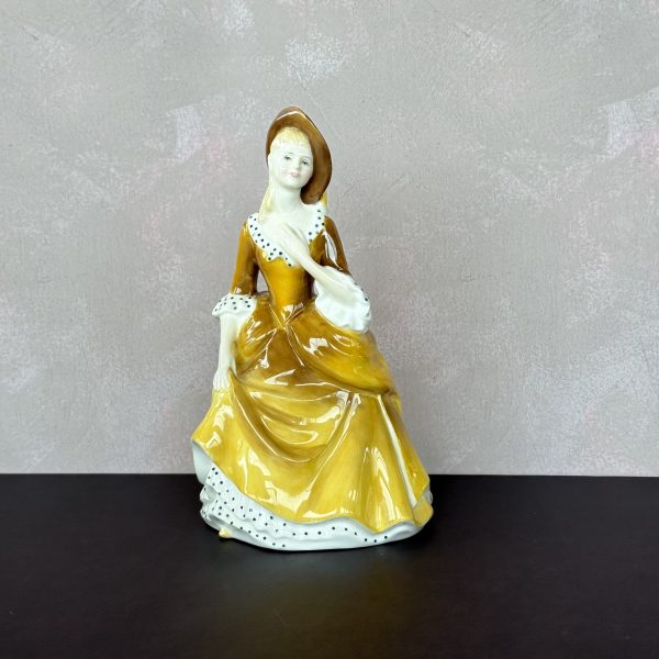 Royal Doulton HN2275 Сандра