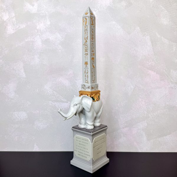 Lladro 7173 Обелиск (Obelisco Pulcino)